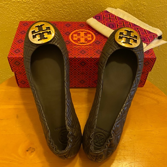 NIB Tory Burch Quilted Minnie Ballet Travel Flats - Picture 7 of 16